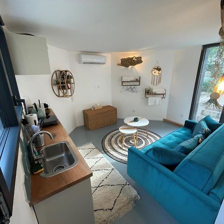 Bulle De Detente Avec Jacuzzi Saint-Martin-de-Londres エクステリア 写真